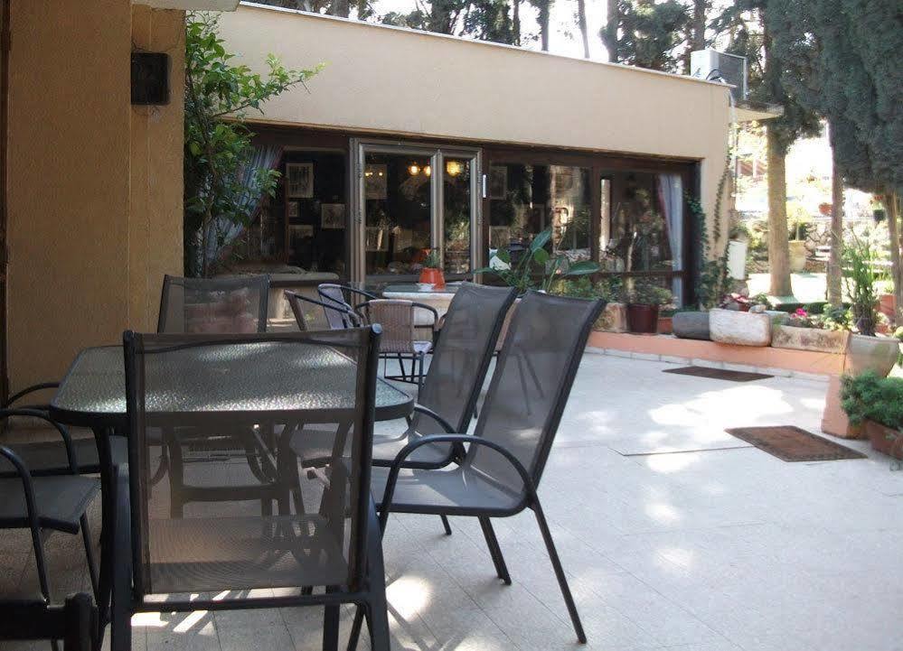 Safed Inn Exterior photo