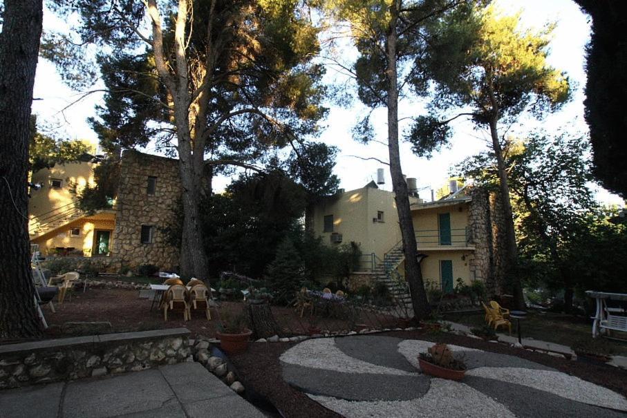 Safed Inn Exterior photo